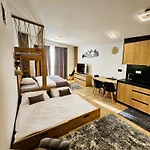 H11 - Evergreen Tale Apartmán