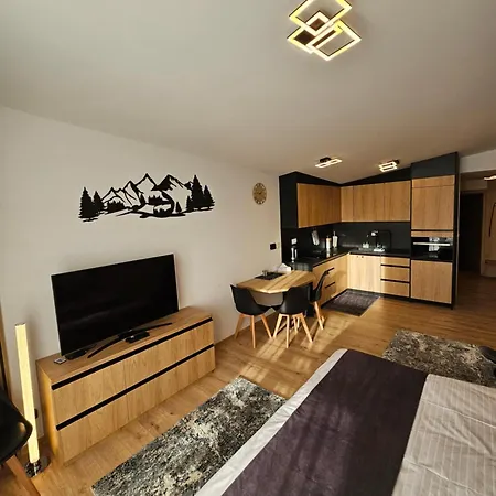 H11 - Evergreen Tale