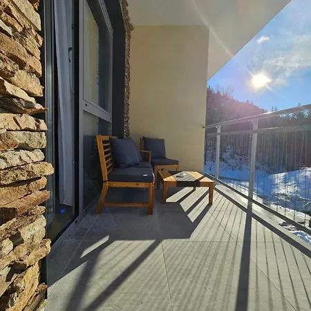 H11 - Evergreen Tale