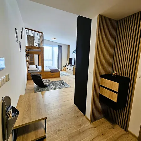 H11 - Evergreen Tale * Bystrá